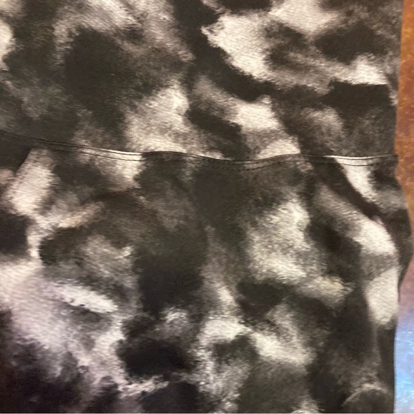 Coco+Carmen Black and White Legging - Picture 2 of 3